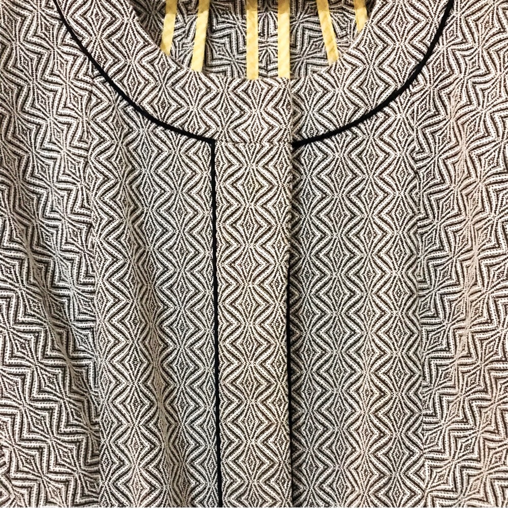 Posh Geometric Patterned Tweed Jacket - Picture 5 of 7